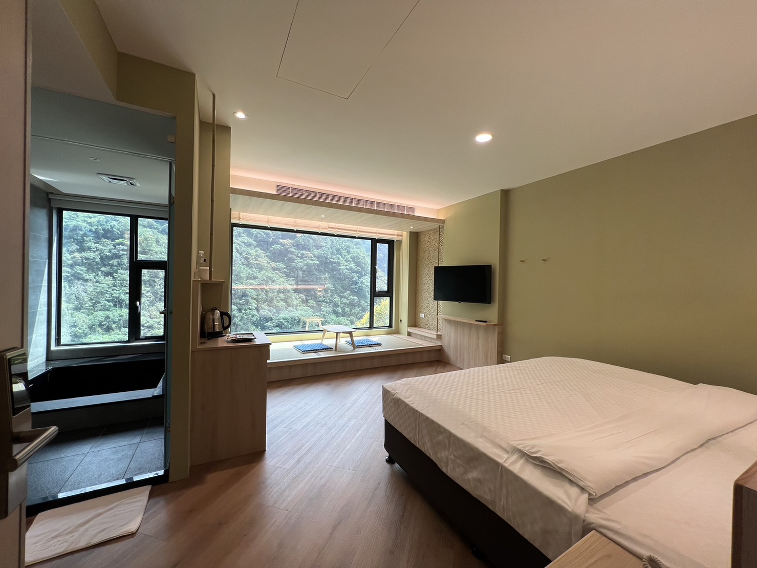 room1